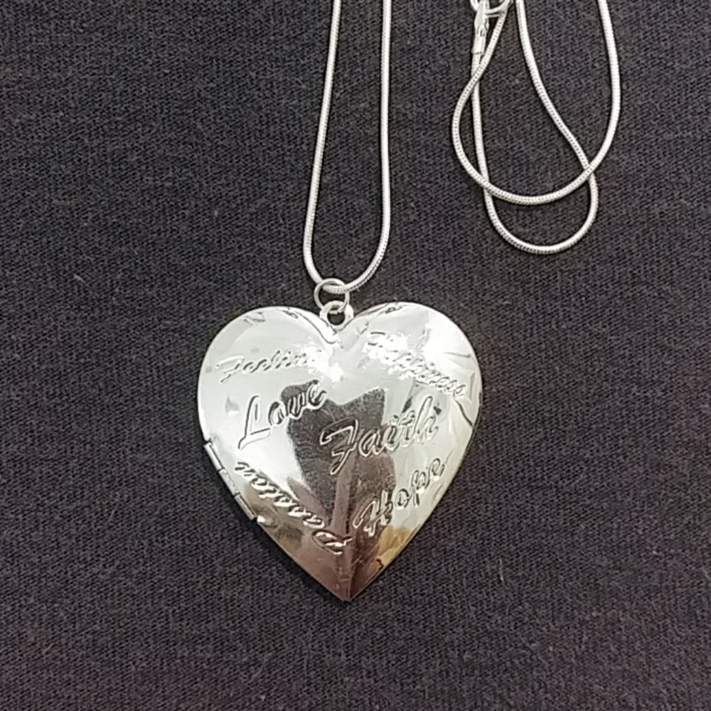 Lrg silver locket on sterling silver lobster chain